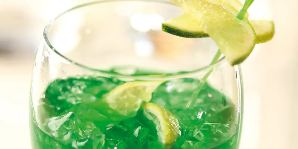 Celebrate St. Patrick's Day in style with these festive cocktail recipes from Marinalife! Mix up a few cocktails and raise a glass to the luck of the Irish.
